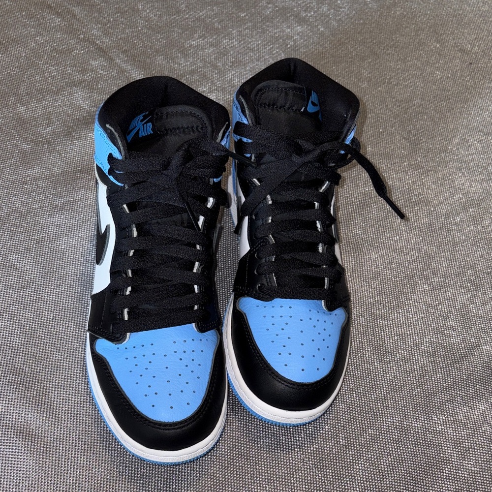Jordan 1 Retro High Og UNC Toe size 5Y